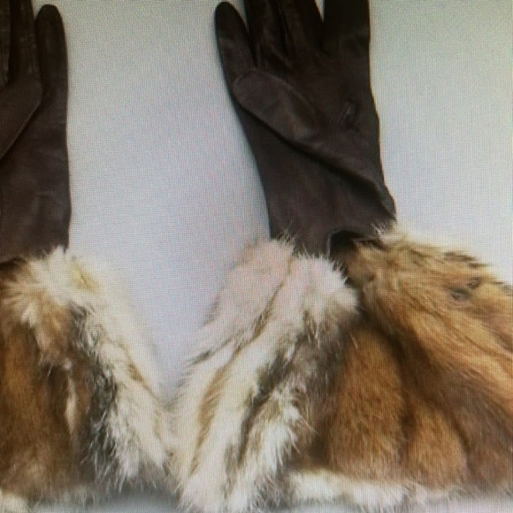 Gorgeous Mink fur purse with matching Mink  and leather gloves - Picture 10 of 12